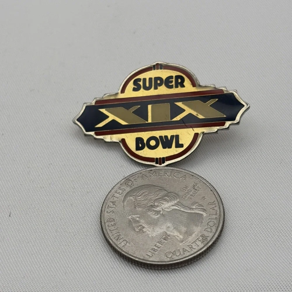 Super Bowl XIX Logo NFL Football Lapel Hat‎ Pin